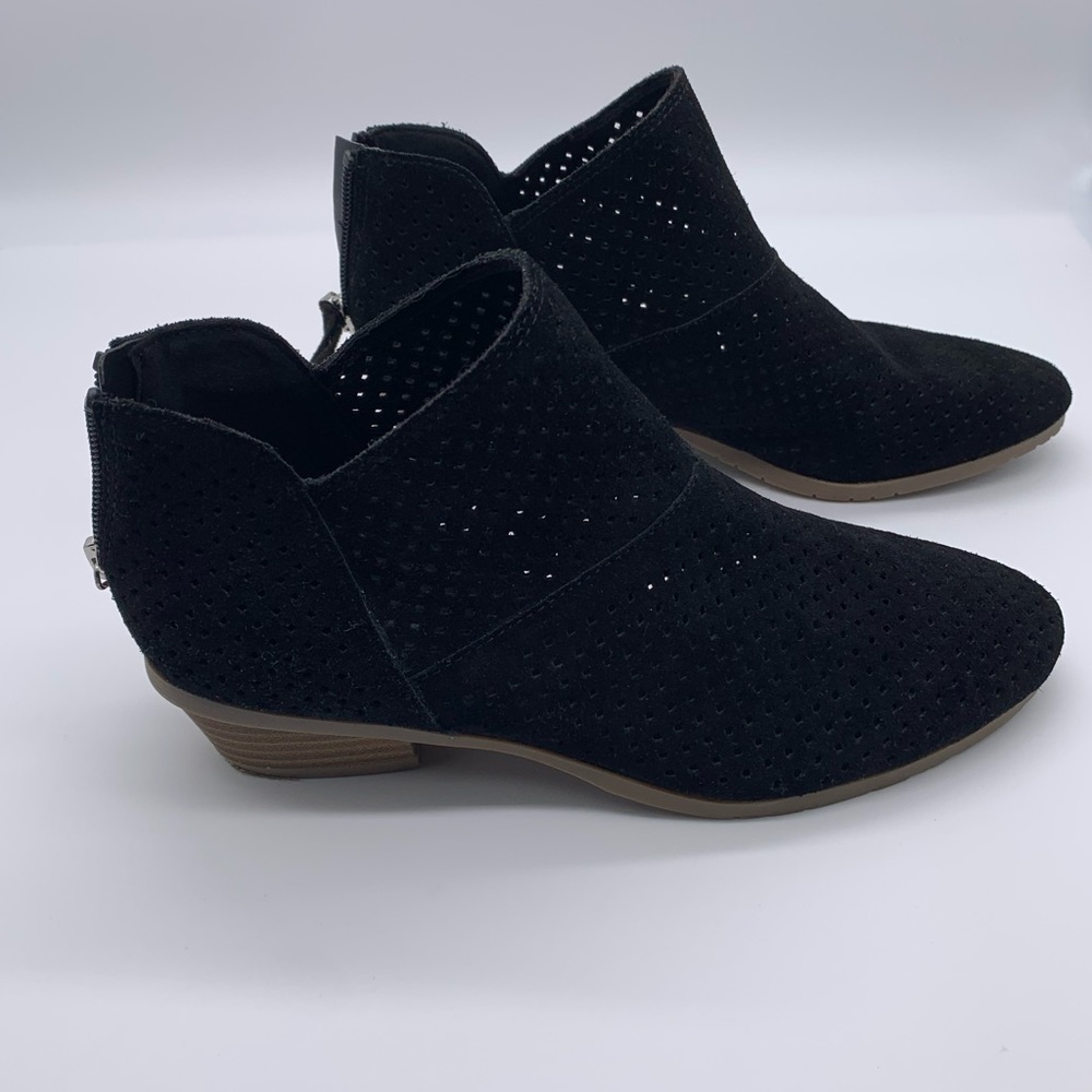 Kenneth Cole Reaction Sidewalk Suede Ankle Bootie